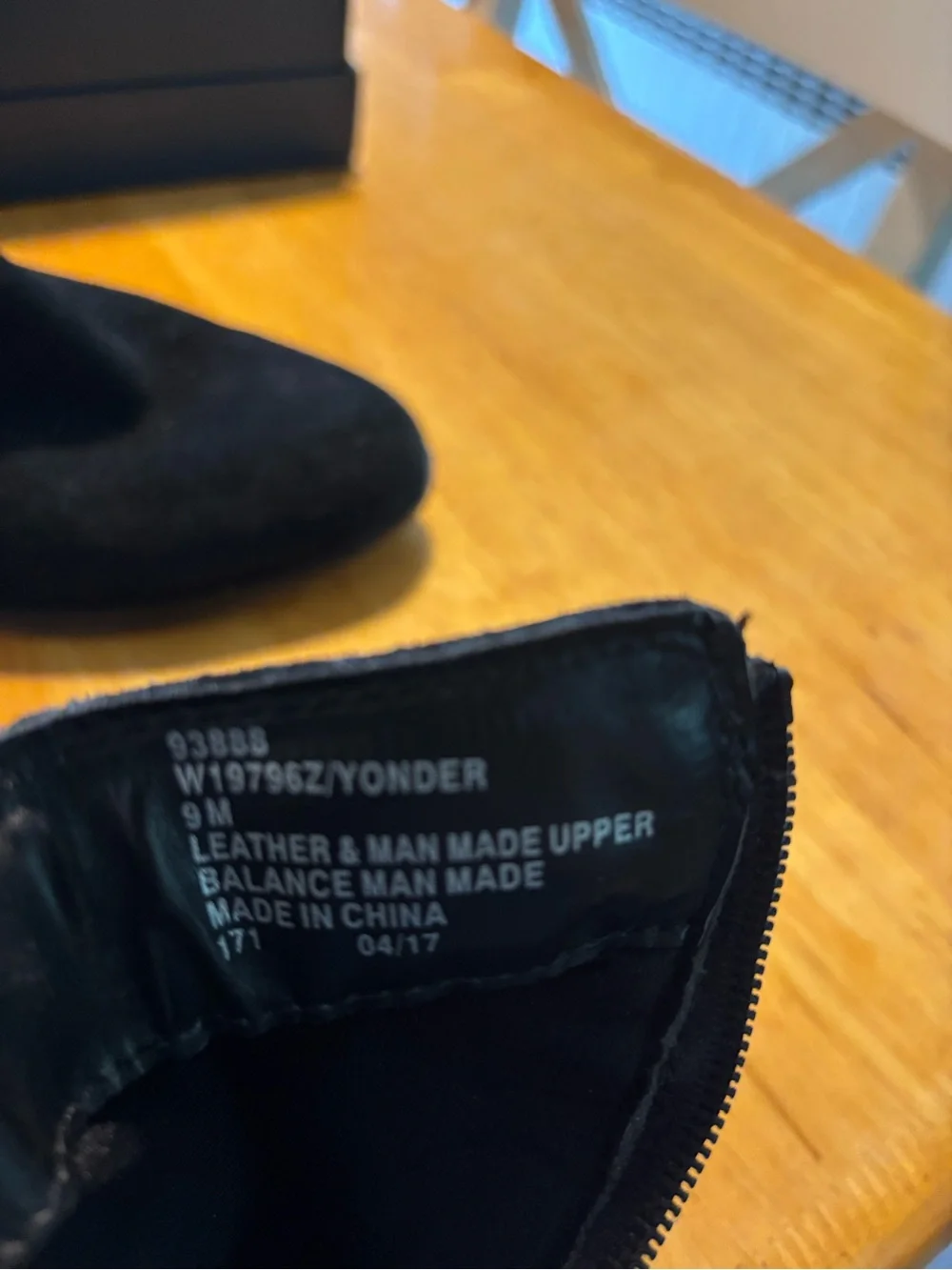 Ladies Black 9M boots